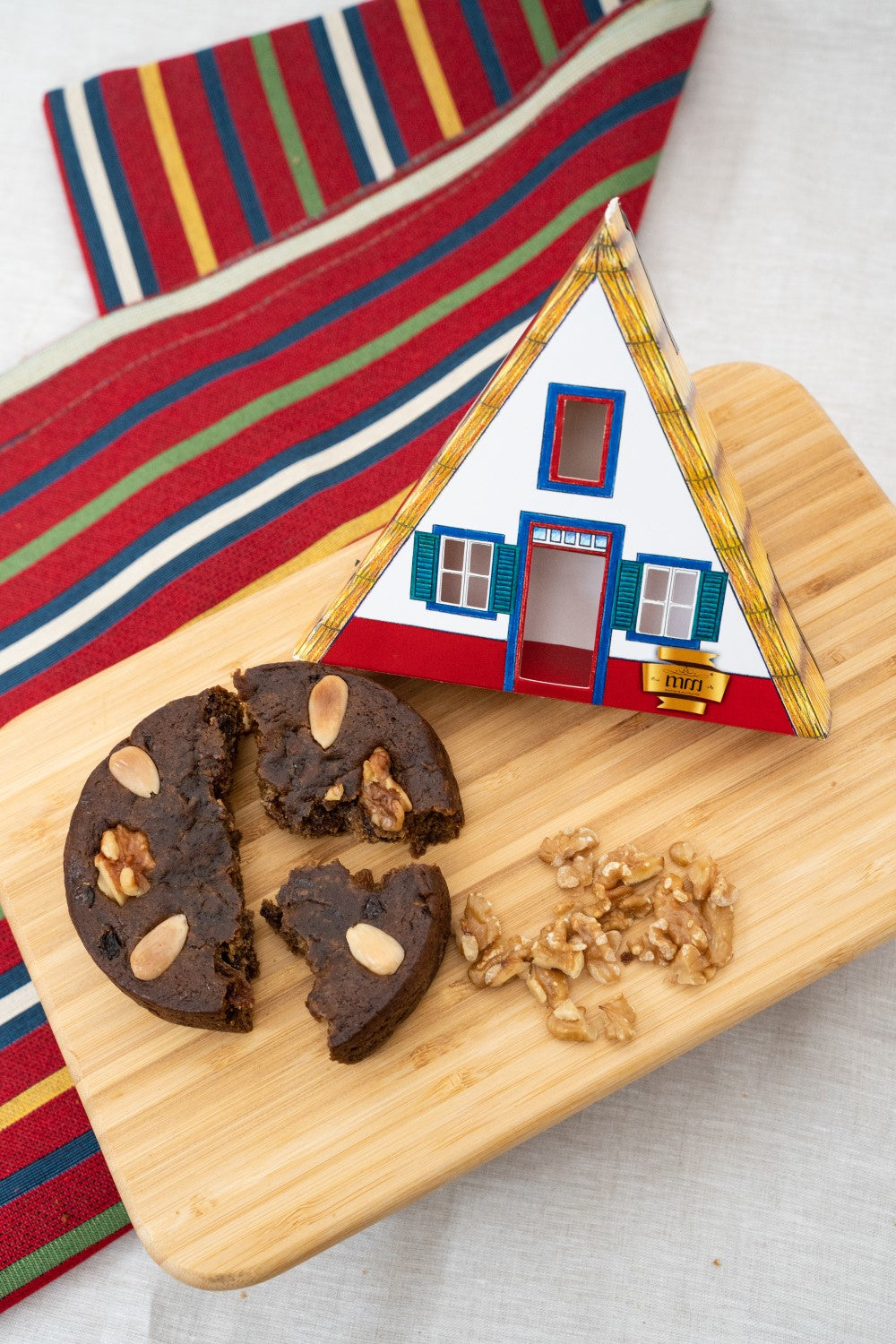 Casa de Santana com Bolo de Mel Martins e Martins