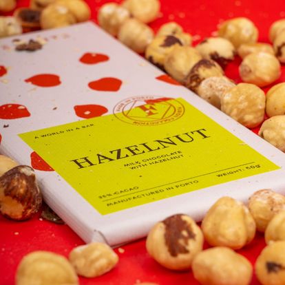 Tablete de Chocolate de Leite com Avelã Vinte Vinte