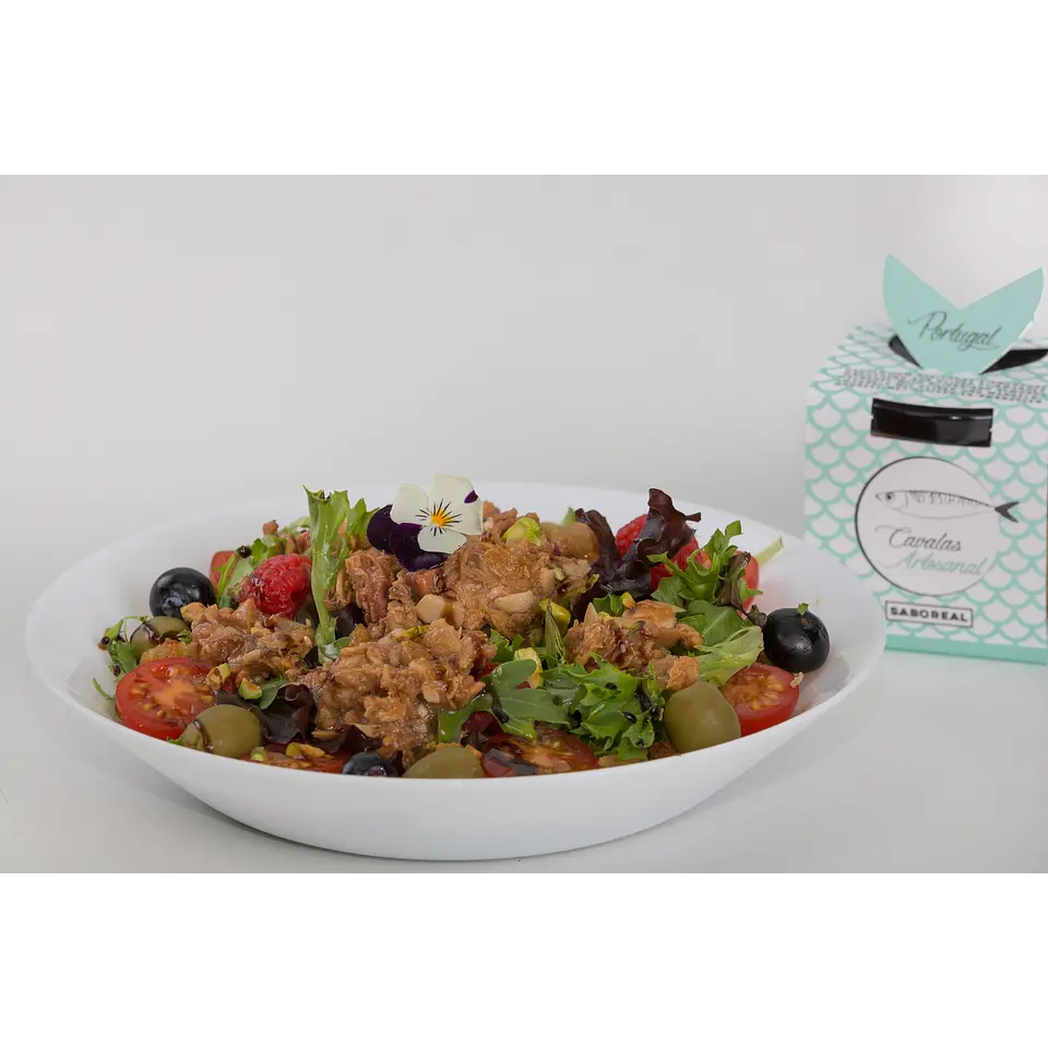 Petiscada de Cavala com Azeitonas e Amêndoas