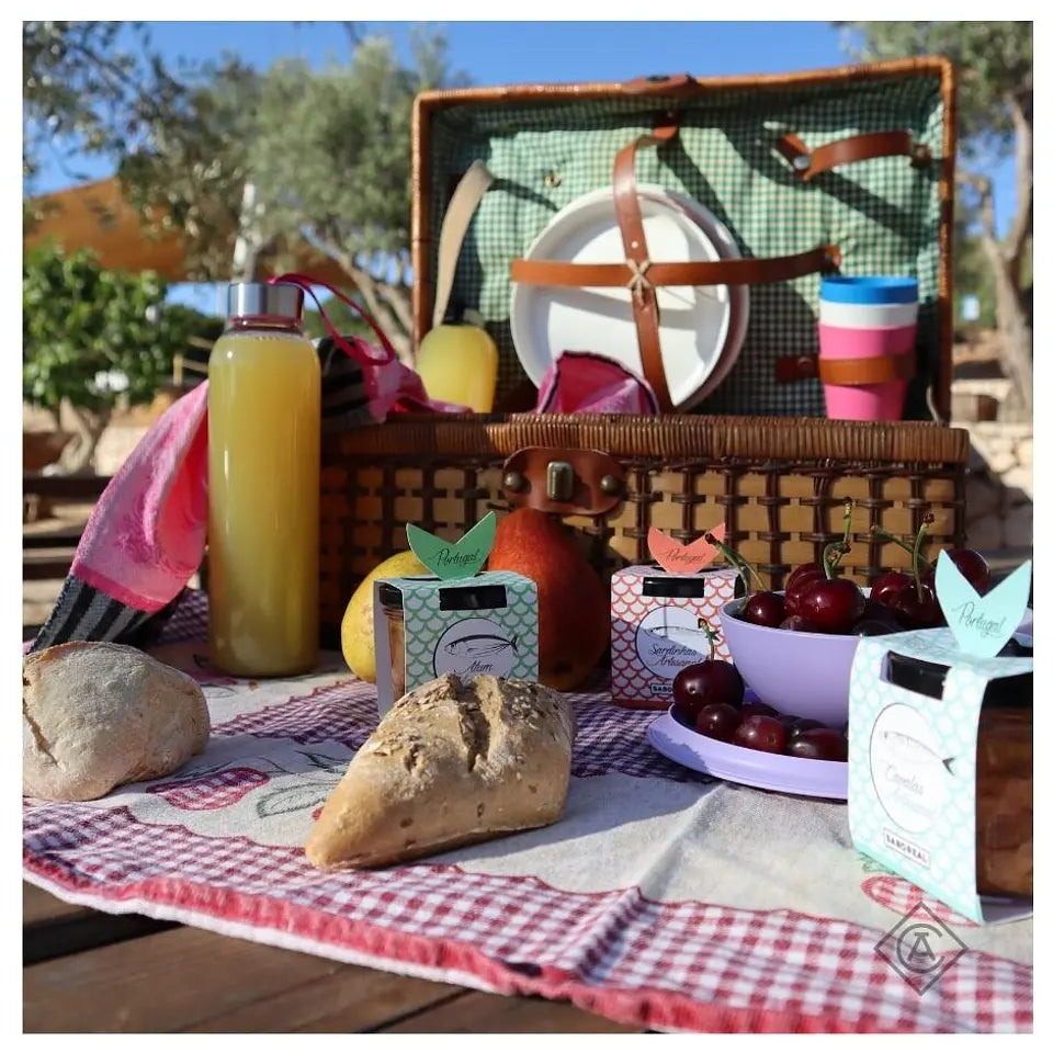 Petiscada de Cavala com Azeitonas e Amêndoas