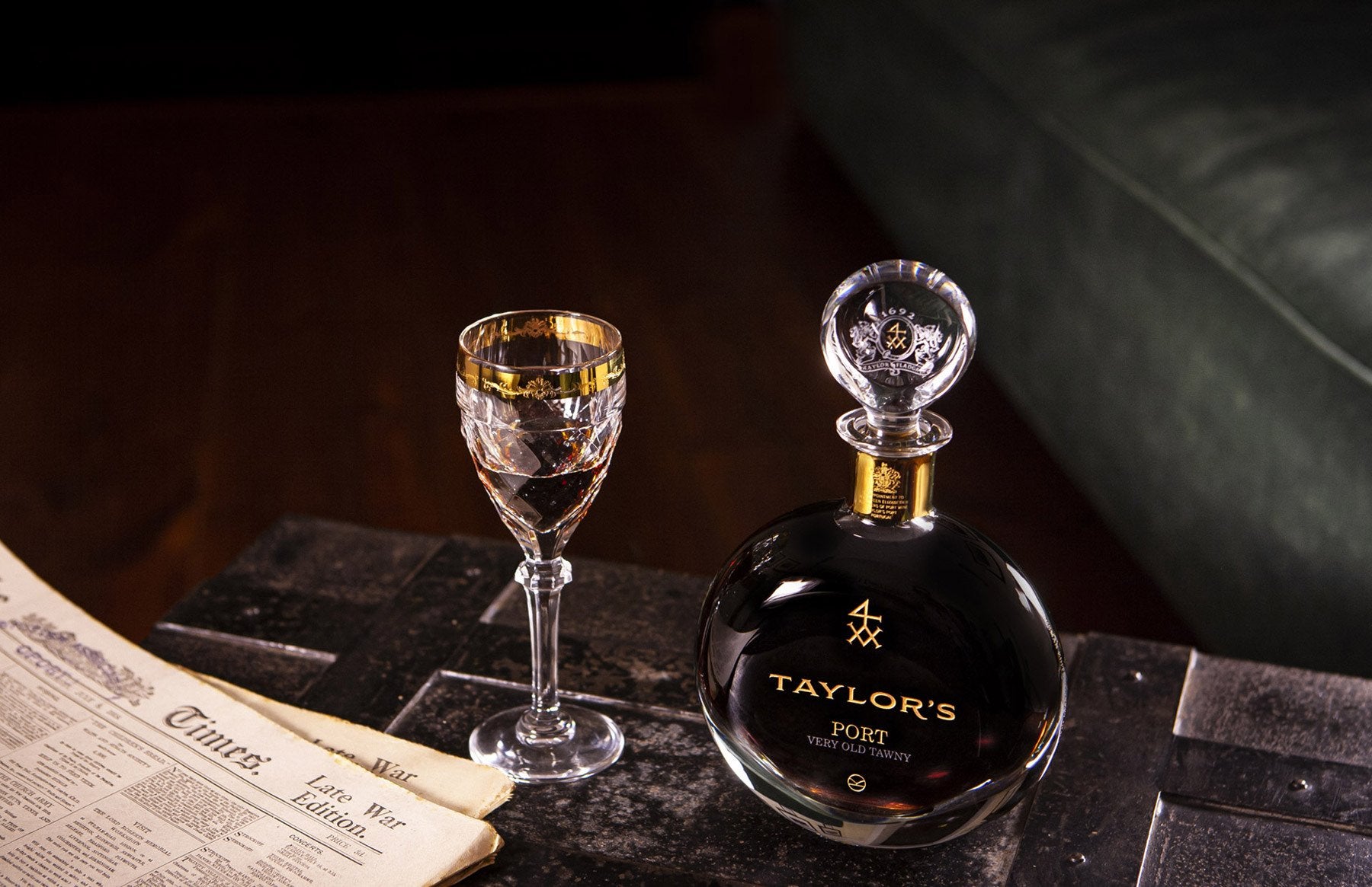 VINHO DO PORTO TAYLOR'S VERY OLD TAWNY - KINGSMAN EDITION